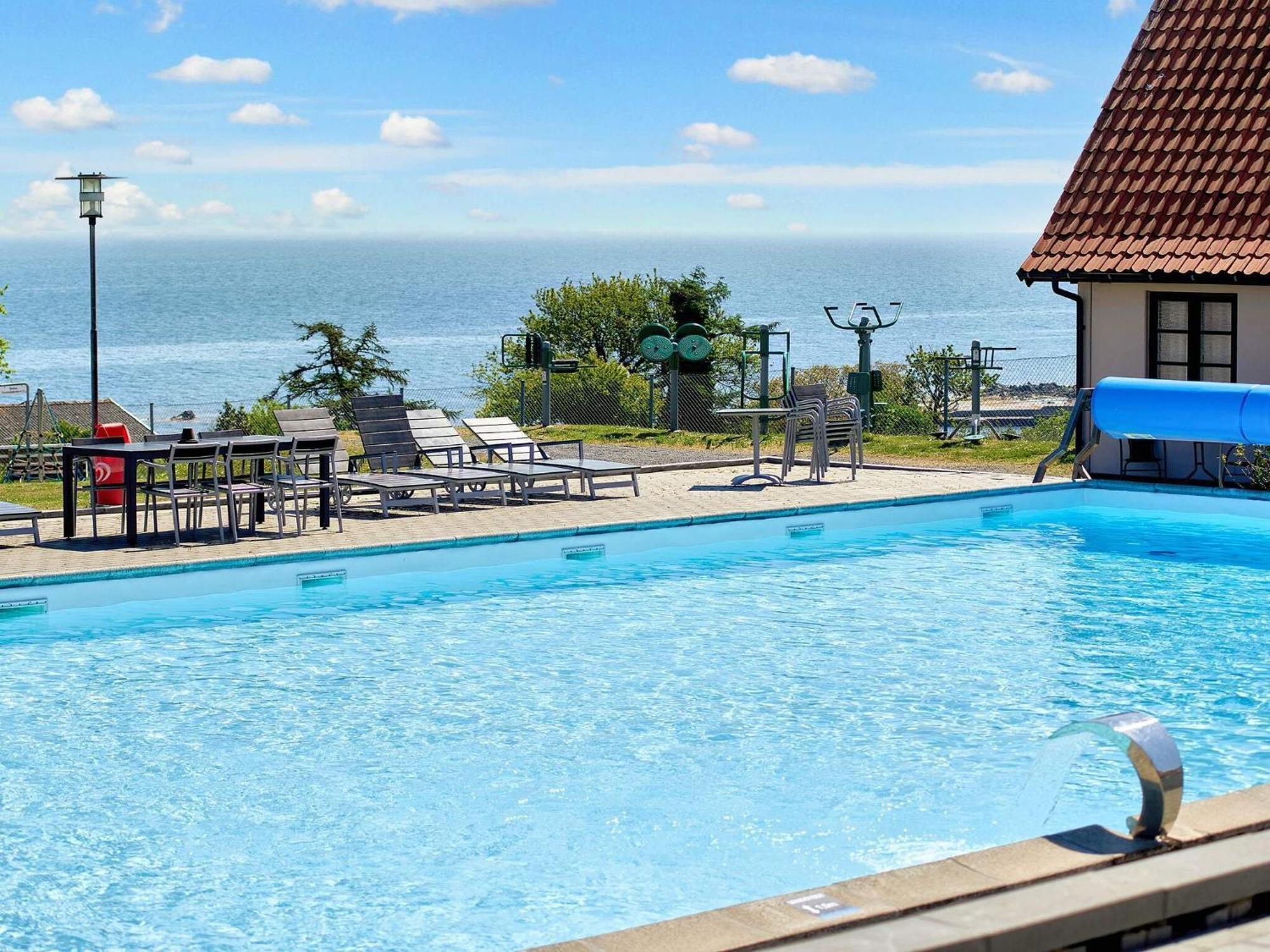5 Person Holiday Home On A Holiday Park In Gudhjem Esterno foto